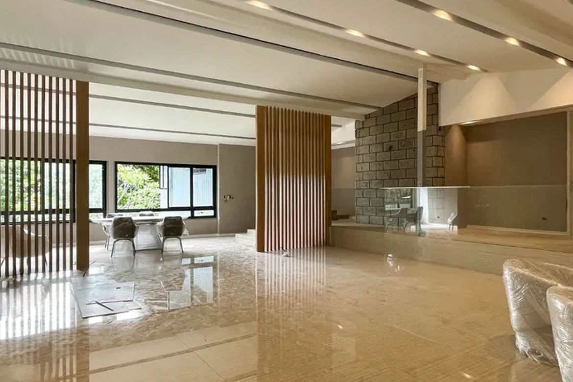 3 Bedroom House for Sale in Urdaneta Village, Bangkal, Makati, Metro Manila near MRT-3 Magallanes