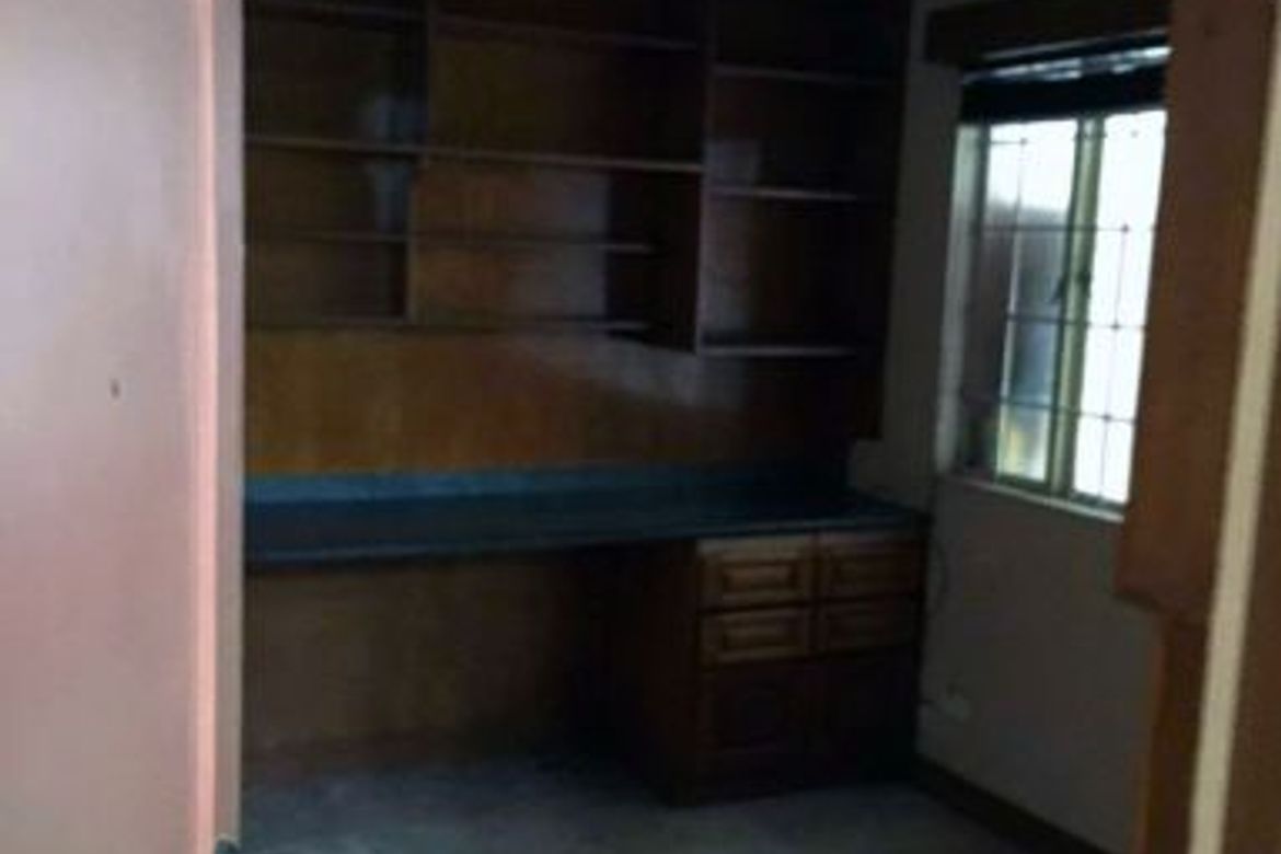 3 Bedroom House for Sale in Urdaneta Village, Bangkal, Makati, Metro Manila near MRT-3 Magallanes – photo 2