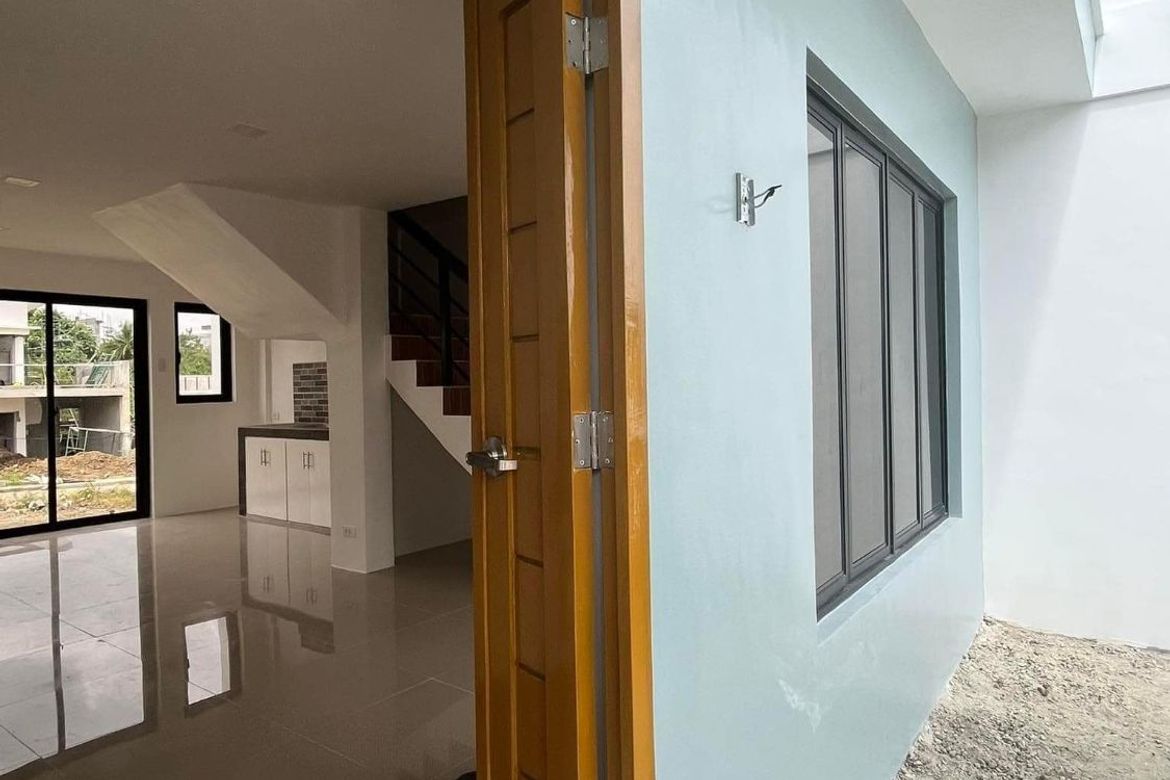 3 Bedroom House for Sale in West Beverly Hills, Langkaan I, Dasmariñas, Cavite – photo 5