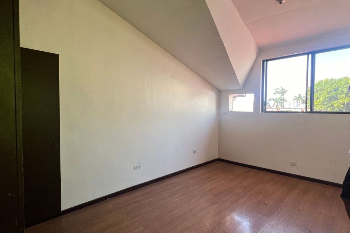 3 Bedroom House for Sale in Western Bicutan, Taguig, Metro Manila – photo 5