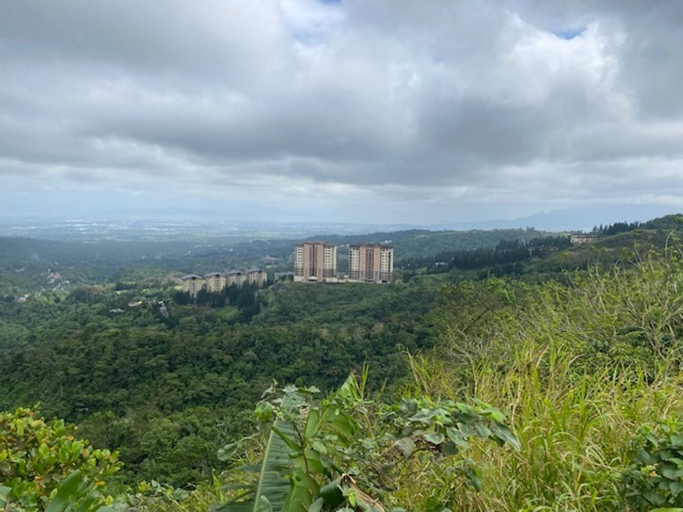 Magnificent 3-Bedroom Penthouse for Sale in Woodridge Mahogany Building, Tagaytay Highlands – photo 5