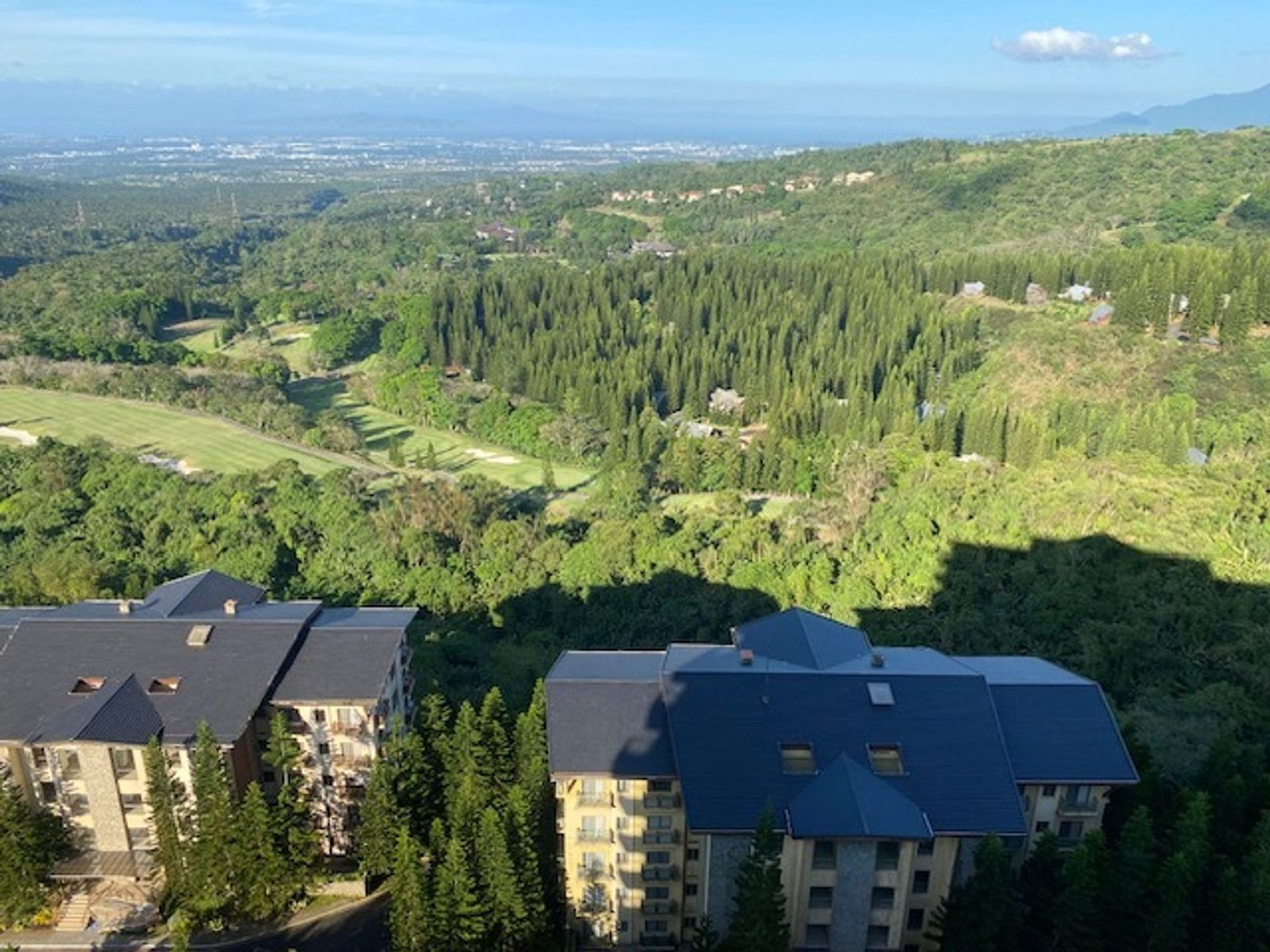 Magnificent 3-Bedroom Penthouse for Sale in Woodridge Mahogany Building, Tagaytay Highlands – photo 10
