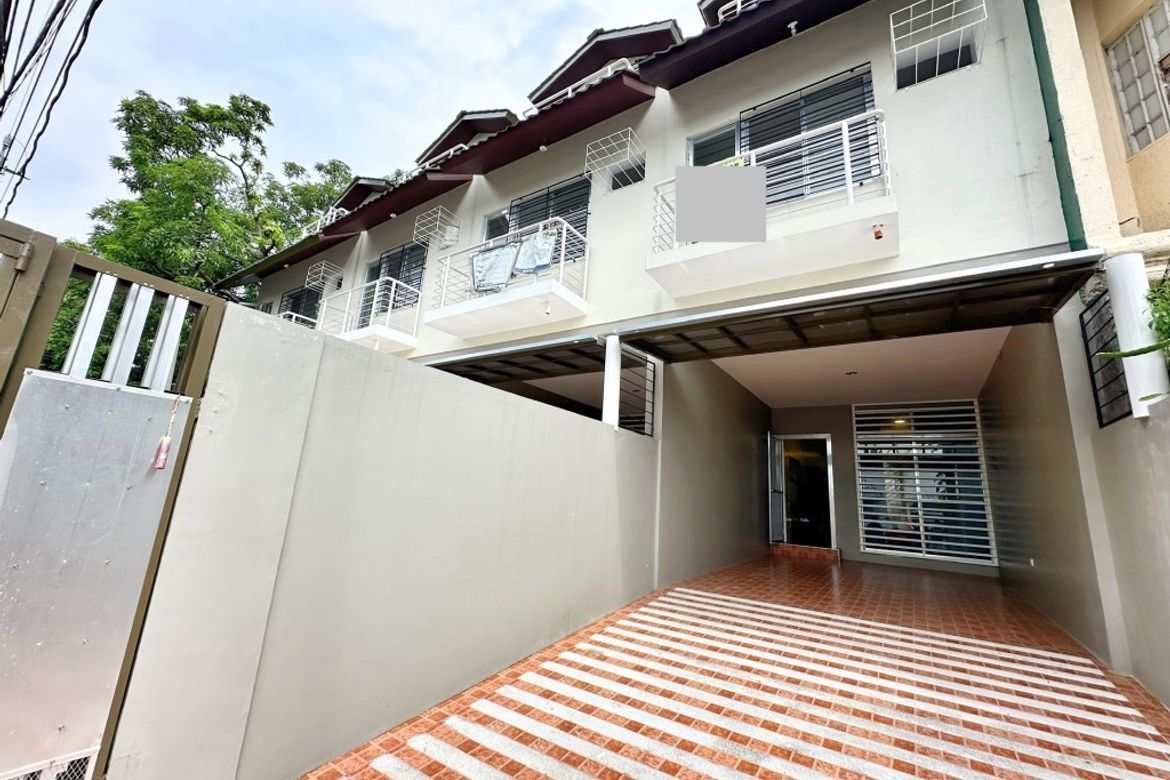 3 Bedroom Townhouse for Sale in Almanza Uno, Las Piñas, Metro Manila – photo 4