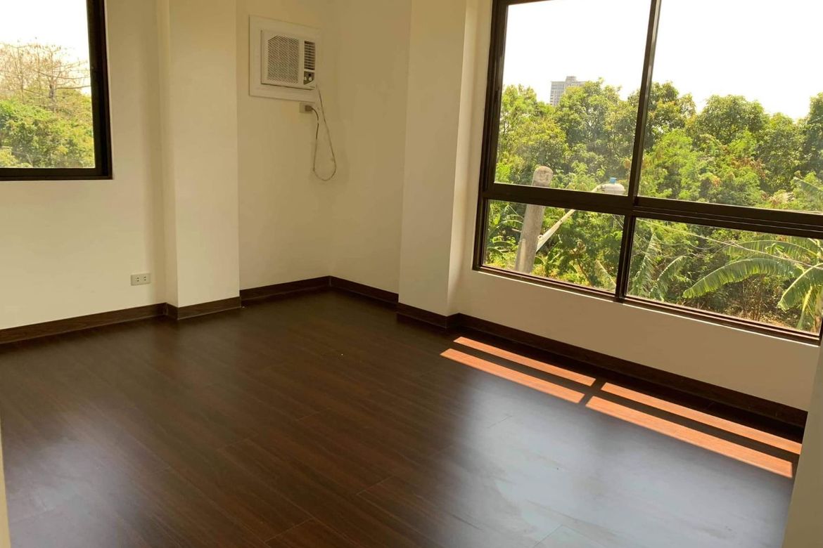 3 Bedroom Townhouse for Sale in Almanza Uno, Las Piñas, Metro Manila – photo 3