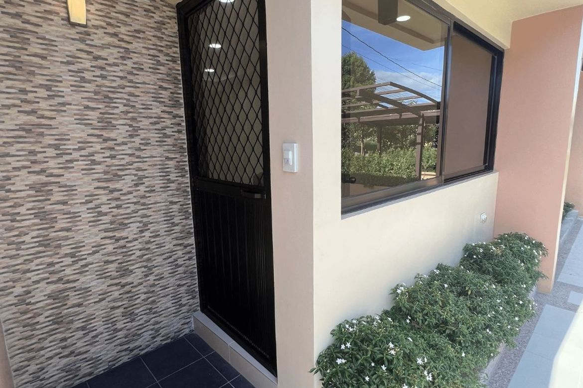 3 Bedroom Townhouse for Sale in Almanza Uno, Las Piñas, Metro Manila – photo 2