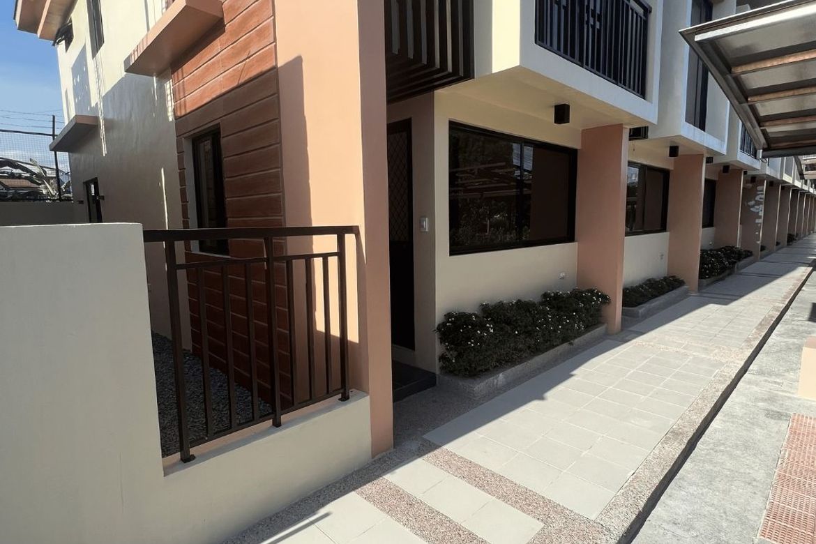 3 Bedroom Townhouse for Sale in Almanza Uno, Las Piñas, Metro Manila – photo 3