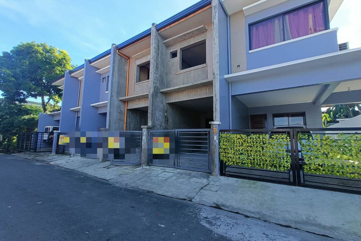 3 Bedroom Townhouse for Sale in Almanza Uno, Las Piñas, Metro Manila