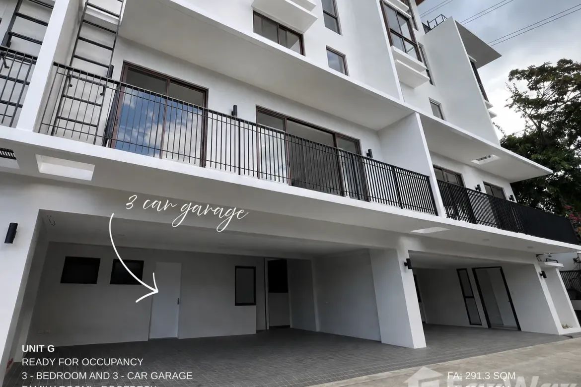 3 Bedroom Townhouse for Sale in Bagong Lipunan Ng Crame, Quezon City, Metro Manila near MRT-3 Araneta Center-Cubao