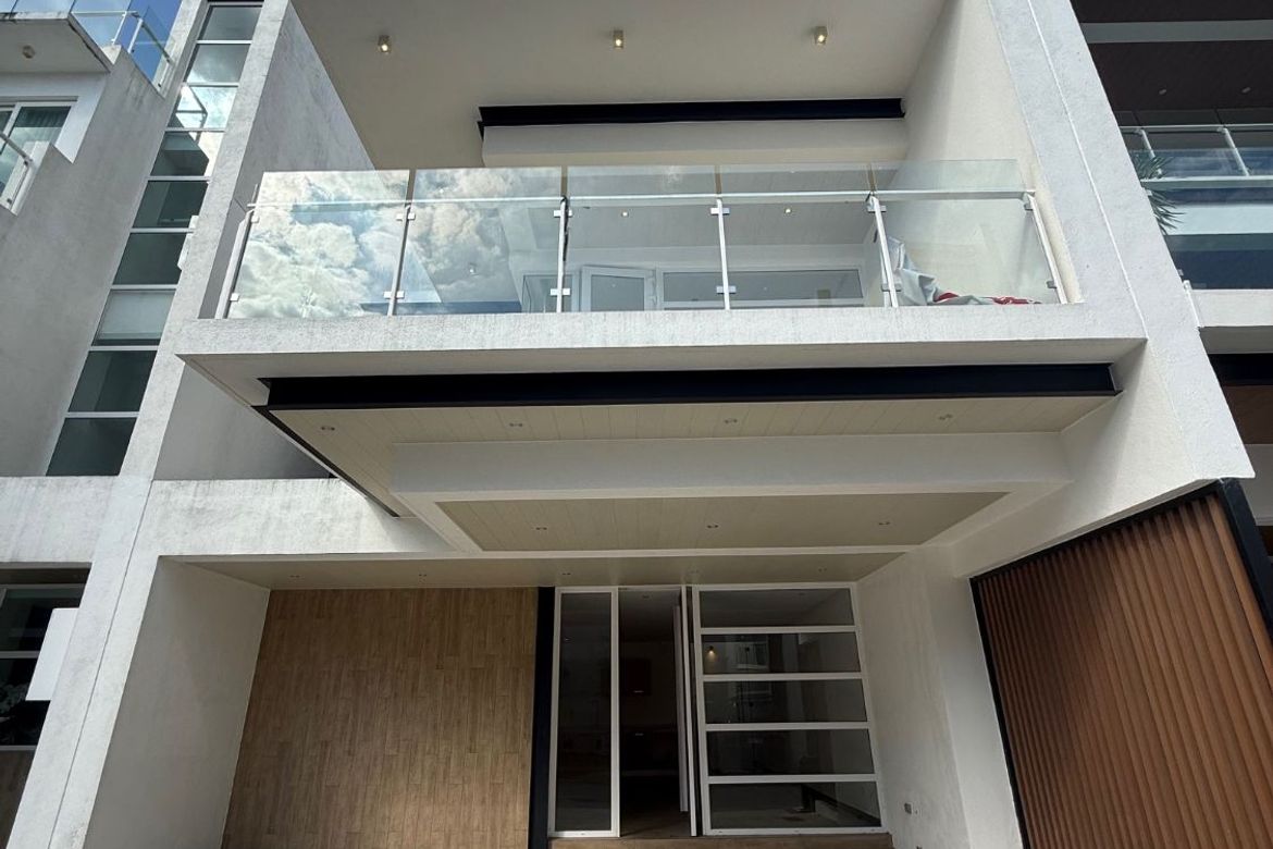 3 Bedroom Townhouse for Sale in Bambang, Taguig, Metro Manila