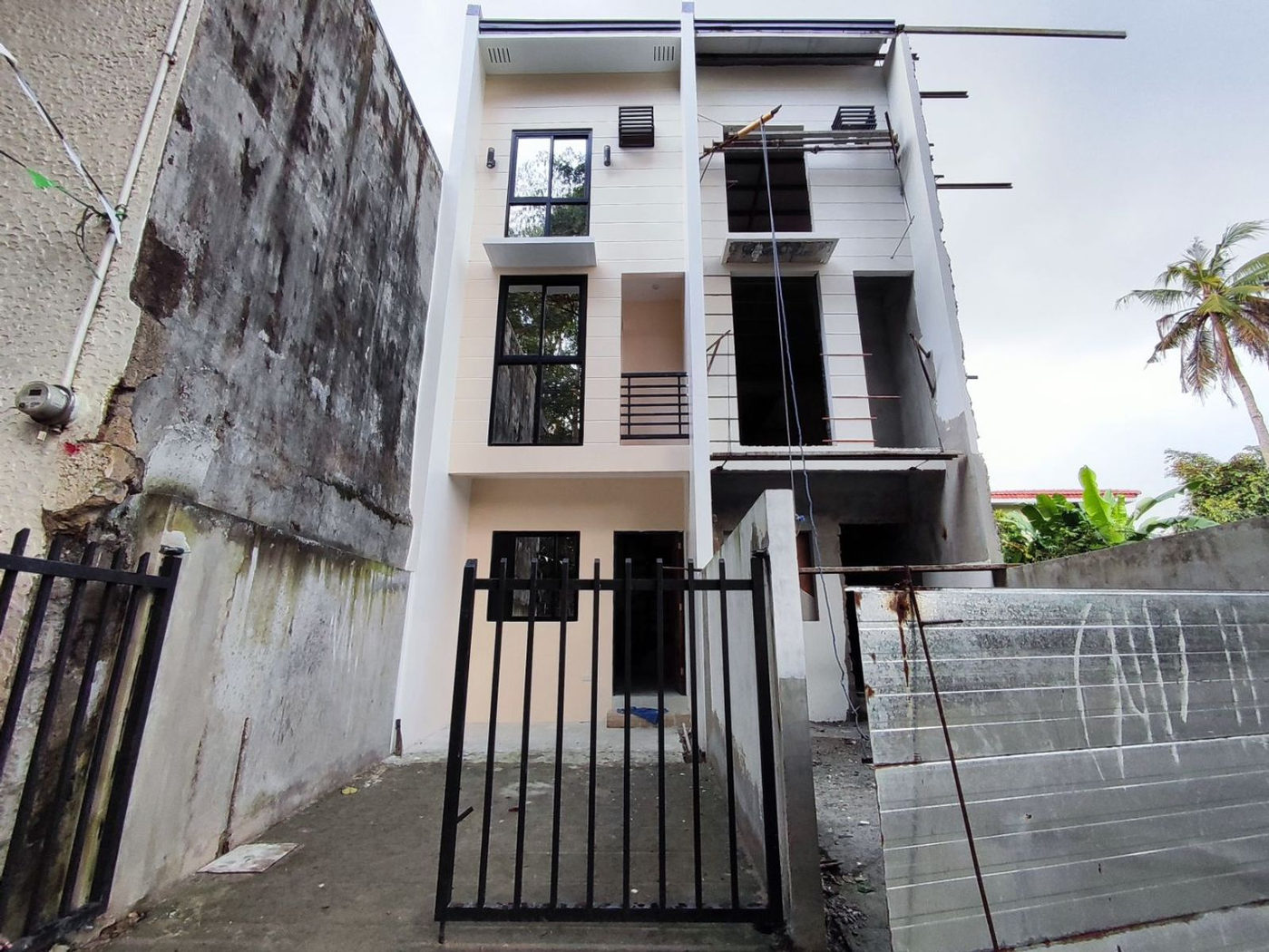 3-Bedroom Townhouse for Sale in Barangay 179, Caloocan, Metro Manila