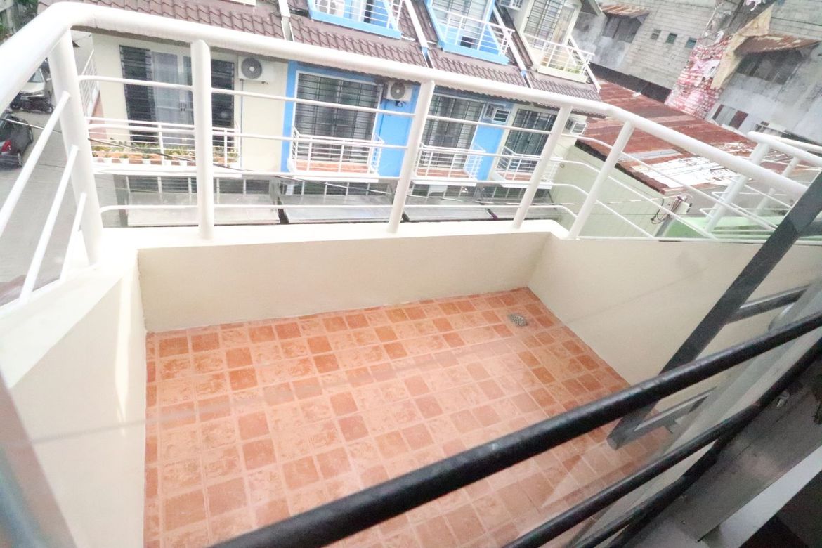 3 Bedroom Townhouse for Sale in Barangay 42, Caloocan, Metro Manila near LRT-1 R. Papa – photo 8