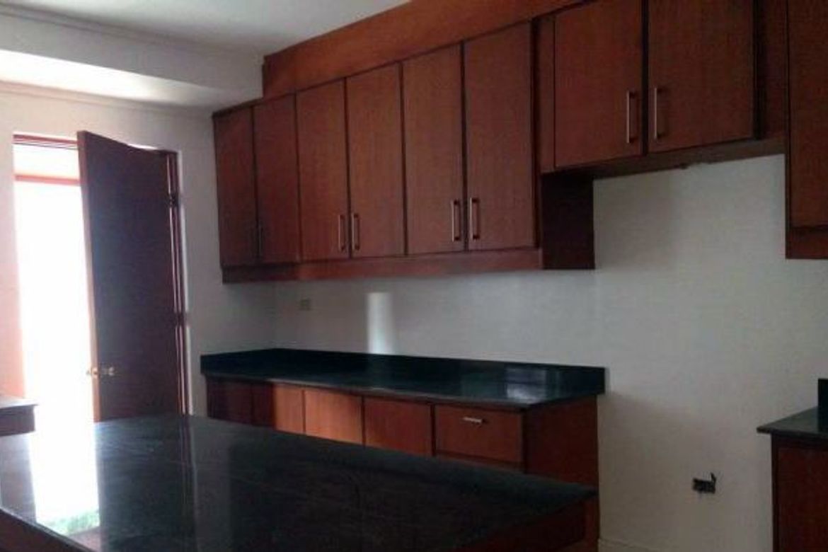 3 Bedroom Townhouse for Sale in Dasmariñas Village, Dasmariñas North, Makati, Metro Manila near MRT-3 Magallanes – photo 5