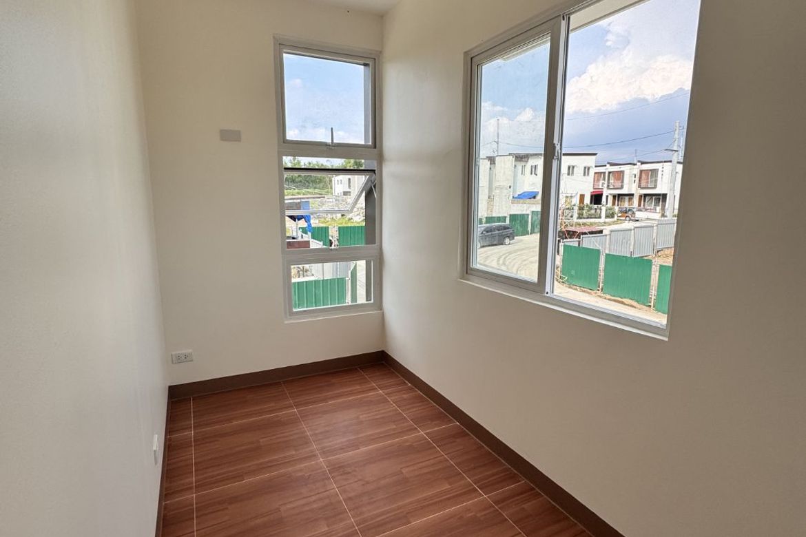 3 Bedroom Townhouse for Sale in Gelerang Kawayan, San Pascual, Batangas – photo 5