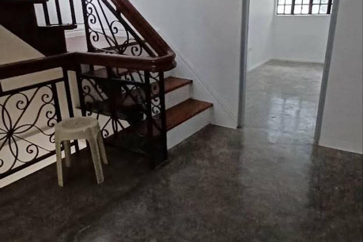 3 Bedroom Townhouse for Sale in Guadalupe Viejo, Makati, Metro Manila near MRT-3 Guadalupe – photo 2