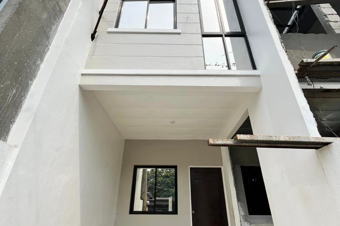 3 Bedroom Townhouse for Sale in Guitnang Bayan I, San Mateo, Rizal