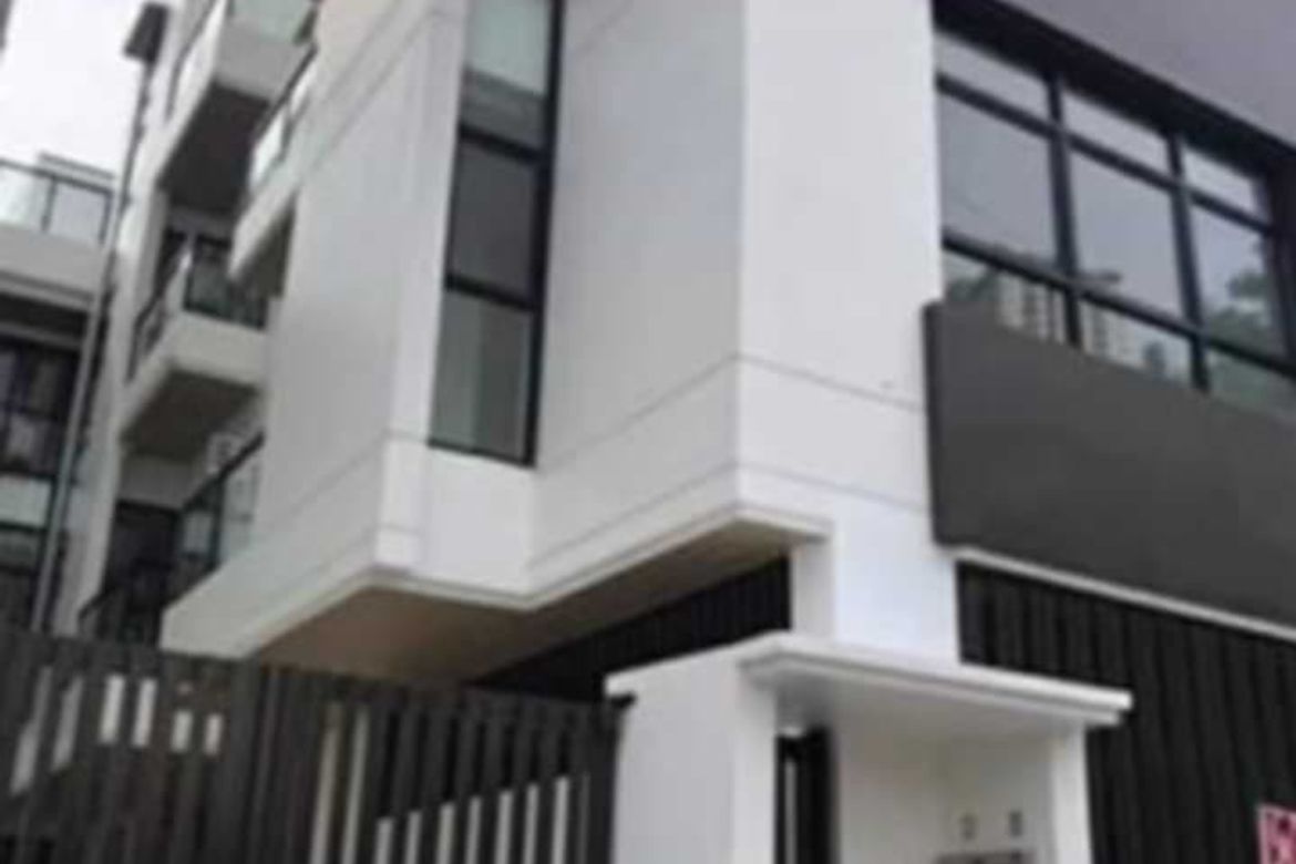 3 Bedroom Townhouse for Sale in Kapitolyo, Pasig, Metro Manila near MRT-3 Boni
