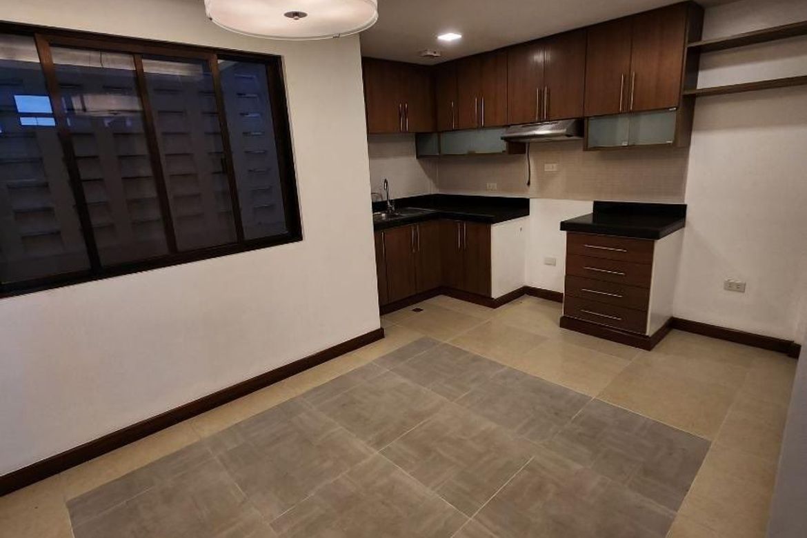 3 Bedroom Townhouse for Sale in Kapitolyo, Pasig, Metro Manila near MRT-3 Boni – photo 8