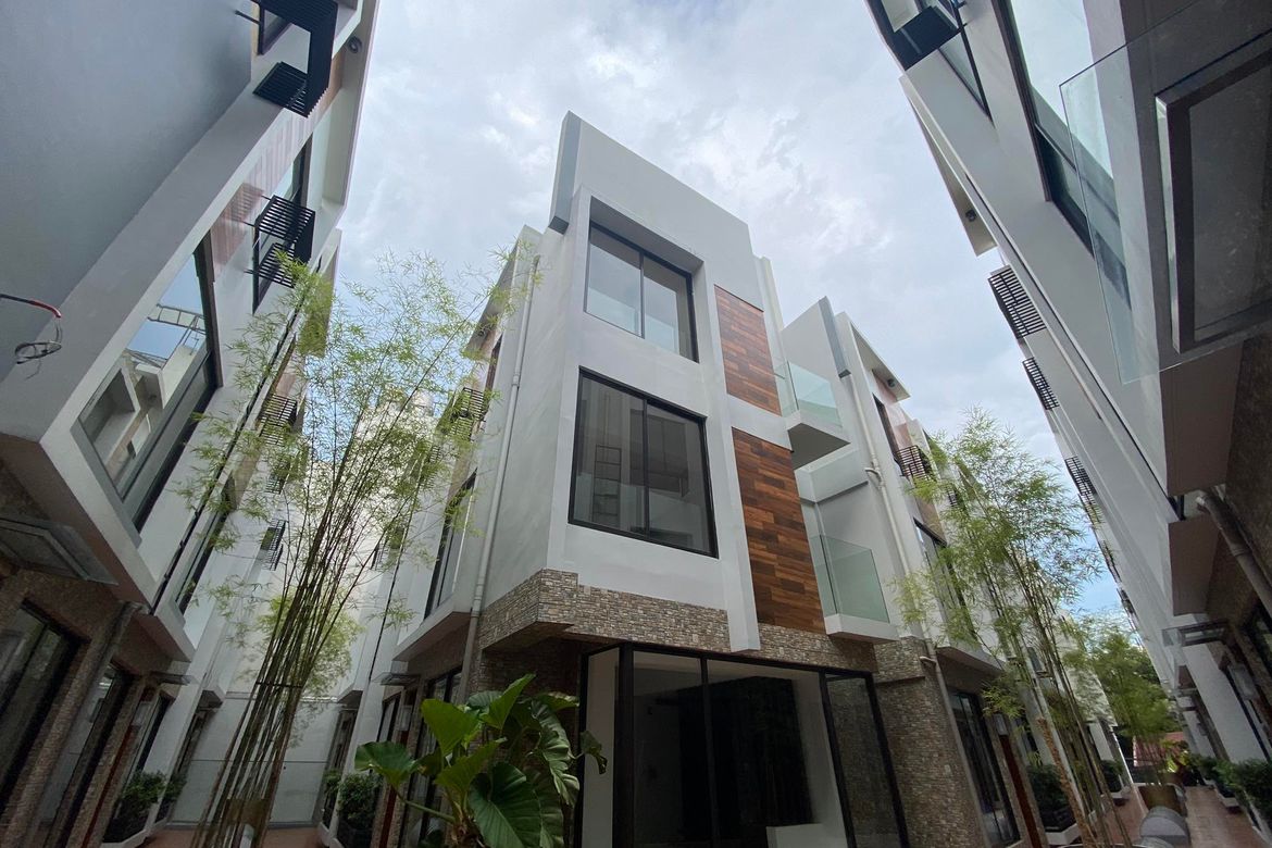 3 Bedroom Townhouse for Sale in Little Baguio, San Juan, Metro Manila – photo 2