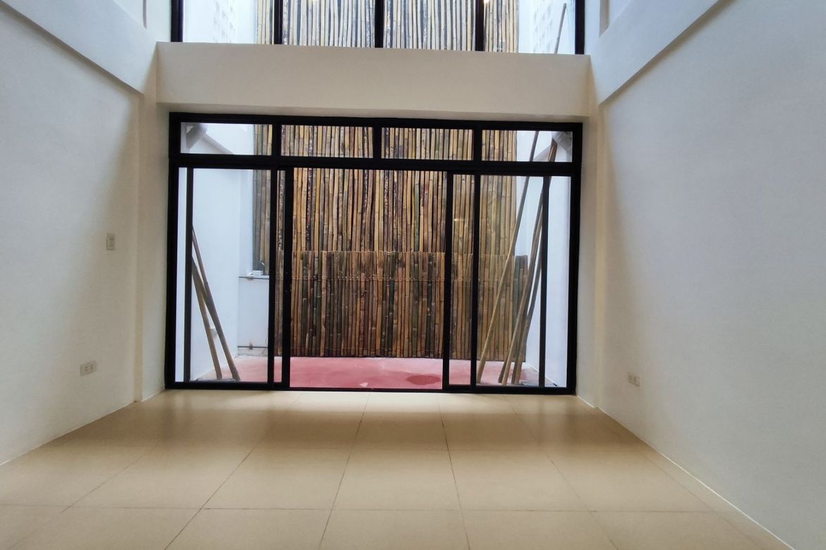 3 Bedroom Townhouse for Sale in Manila, Metro Manila near LRT-2 Legarda – photo 3