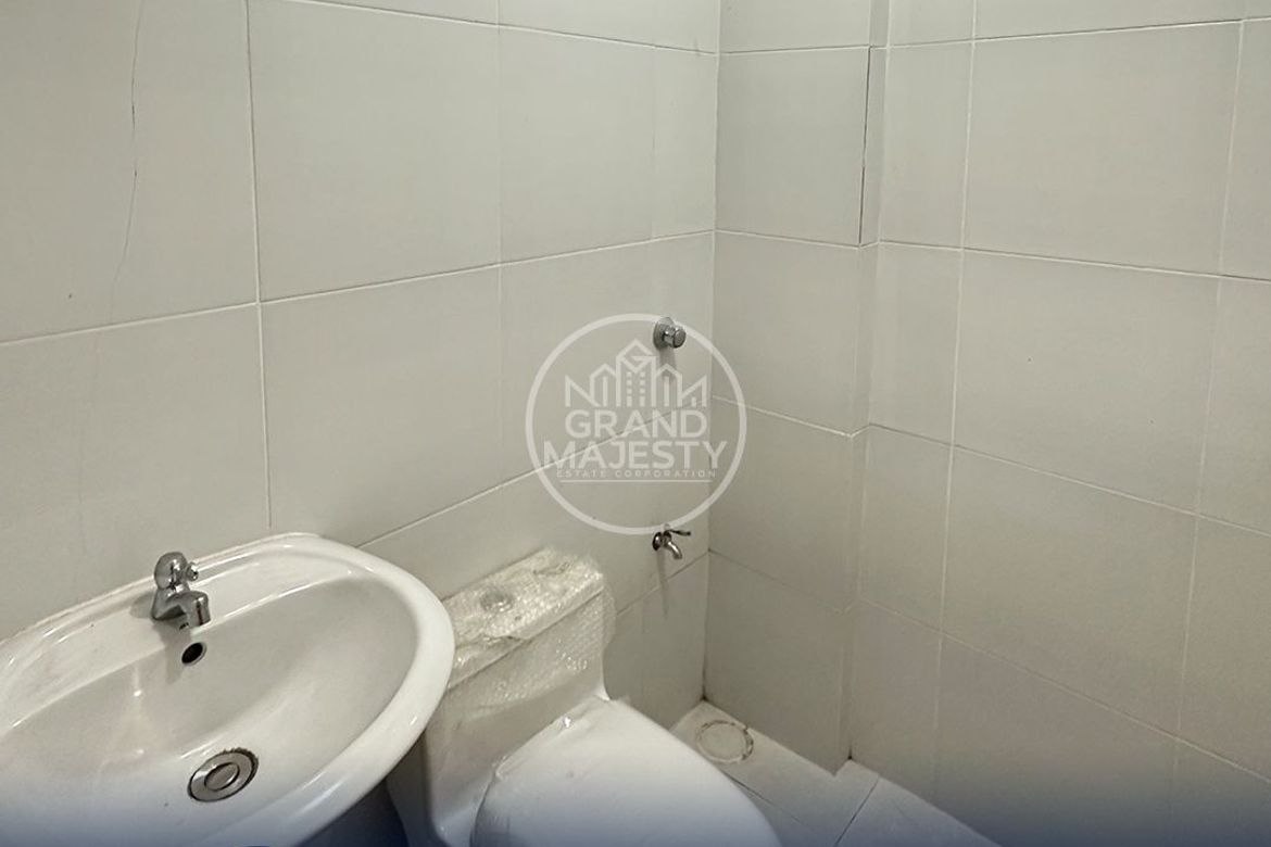 3 Bedroom Townhouse for Sale in Manila, Metro Manila near LRT-2 Legarda – photo 6