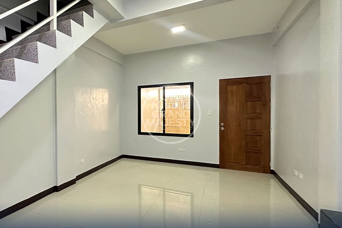 3 Bedroom Townhouse for Sale in Manila, Metro Manila near LRT-2 Legarda – photo 4