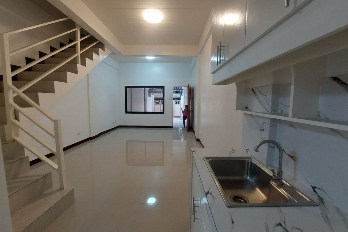3 Bedroom Townhouse for Sale in Manila, Metro Manila near LRT-2 Legarda – photo 4