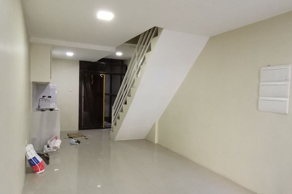 3 Bedroom Townhouse for Sale in Manila, Metro Manila near LRT-2 Legarda – photo 7