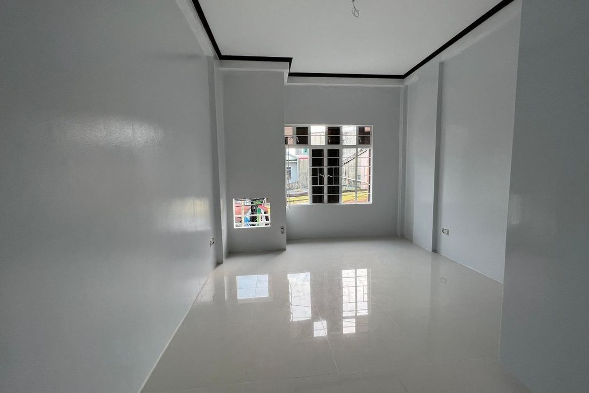 3 Bedroom Townhouse for Sale in Manila, Metro Manila near LRT-2 Legarda – photo 2