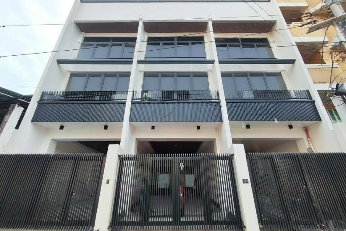 3 Bedroom Townhouse for Sale in Manila, Metro Manila near LRT-2 Pureza