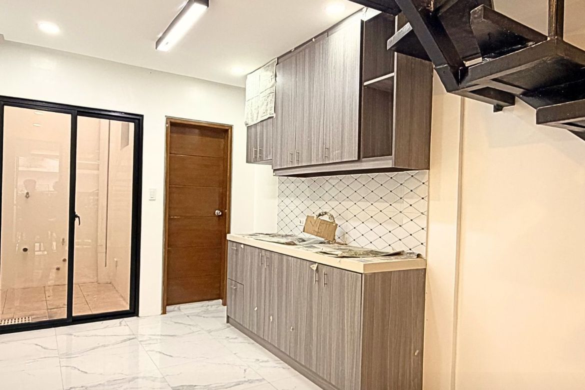 3 Bedroom Townhouse for Sale in Manila, Metro Manila – photo 3