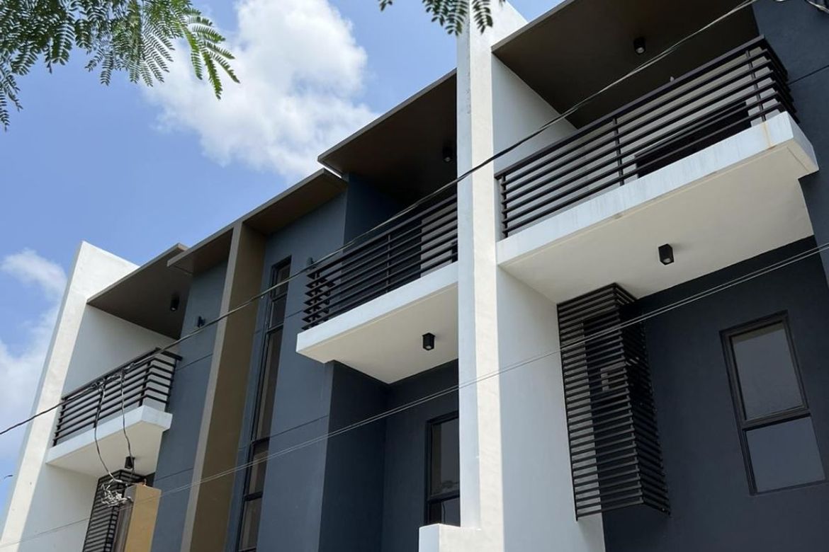 3 Bedroom Townhouse for Sale in Manuyo Dos, Las Piñas, Metro Manila