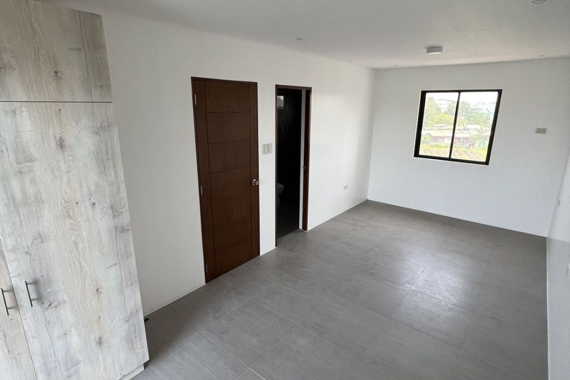 3 Bedroom Townhouse for Sale in Manuyo Dos, Las Piñas, Metro Manila – photo 4