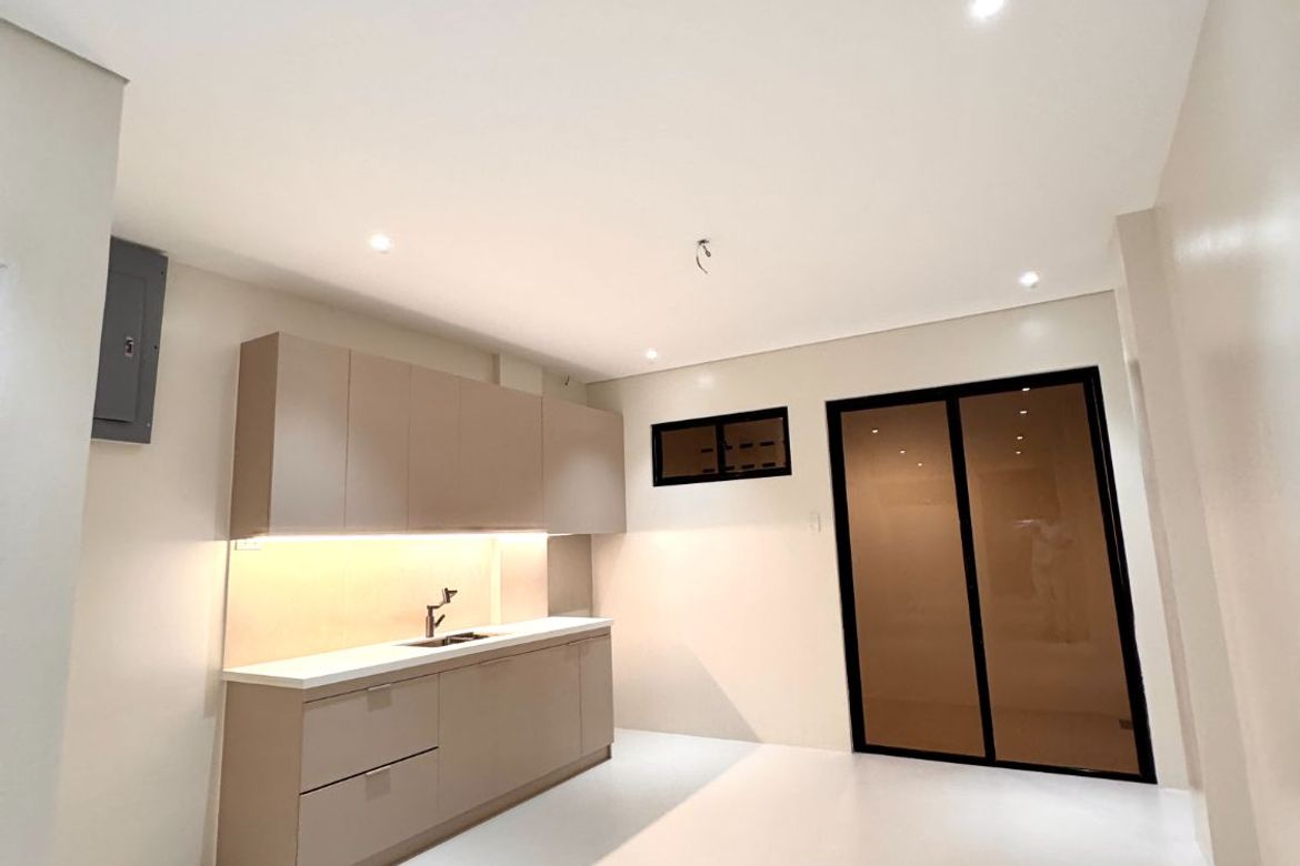 3 Bedroom Townhouse for Sale in Manuyo Dos, Las Piñas, Metro Manila – photo 4