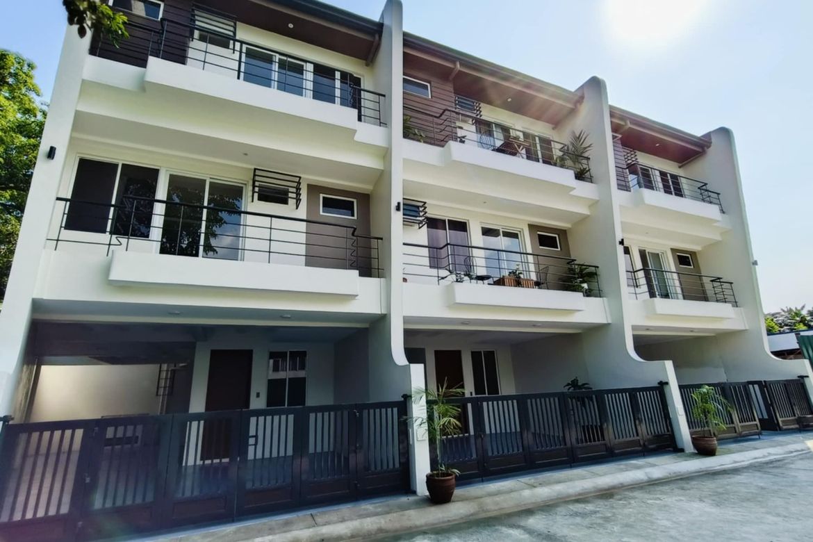 3 Bedroom Townhouse for Sale in Merville, Parañaque, Metro Manila