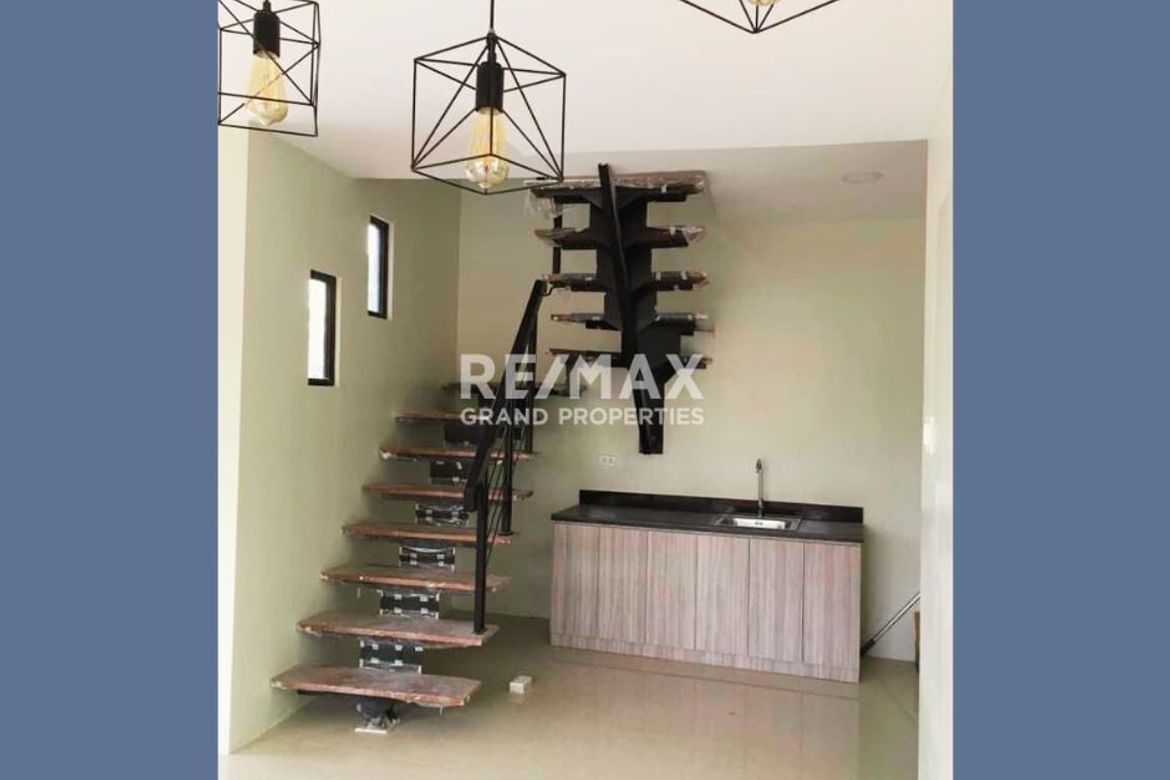 3 Bedroom Townhouse for Sale in Nueva Victoria, Mexico, Pampanga – photo 2