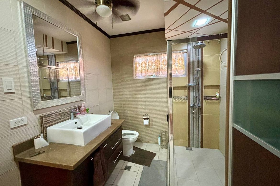3 Bedroom Townhouse for Sale in Pasadeña, San Juan, Metro Manila near LRT-2 Gilmore – photo 4
