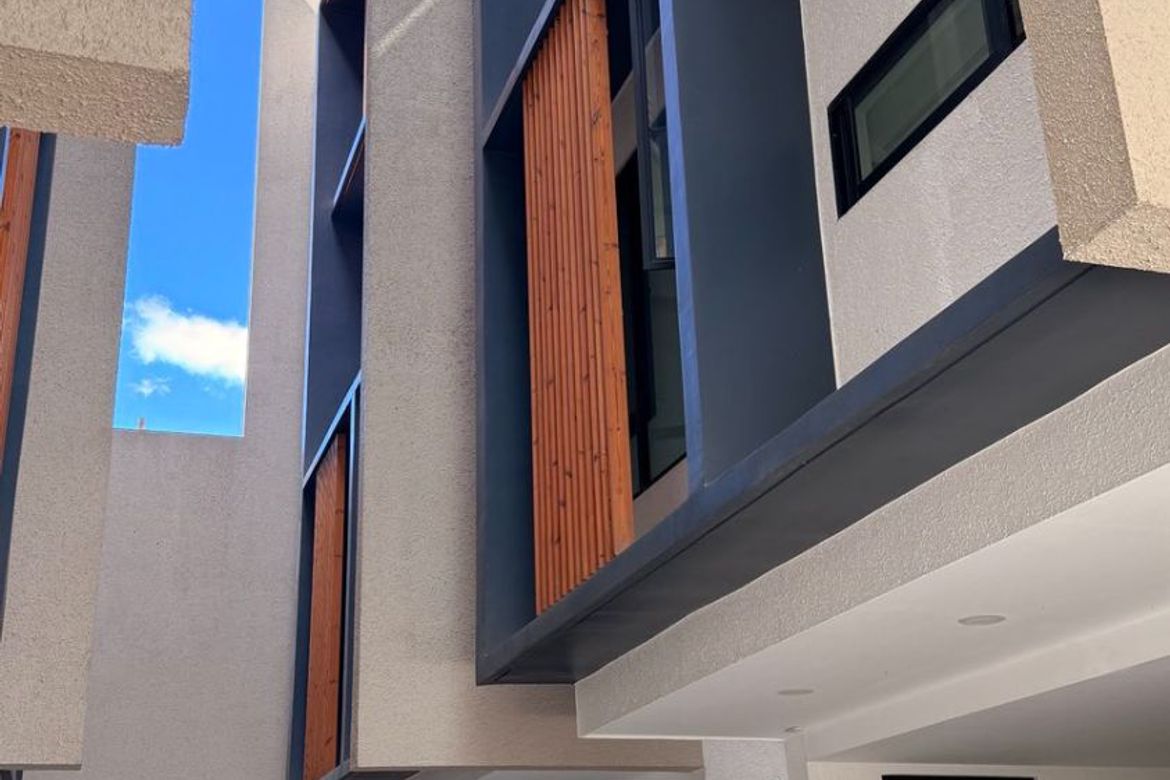 3 Bedroom Townhouse for Sale in Pasadeña, San Juan, Metro Manila near LRT-2 Gilmore – photo 3