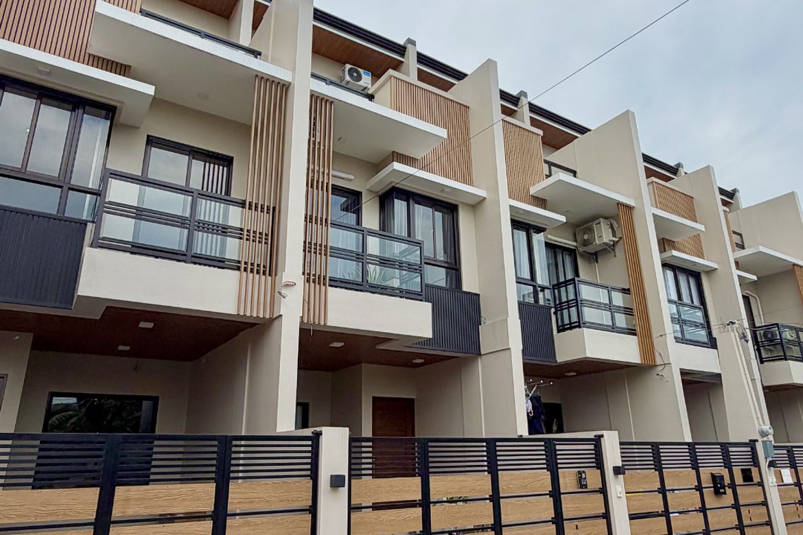 3 Bedroom Townhouse for Sale in Pilar, Las Piñas, Metro Manila
