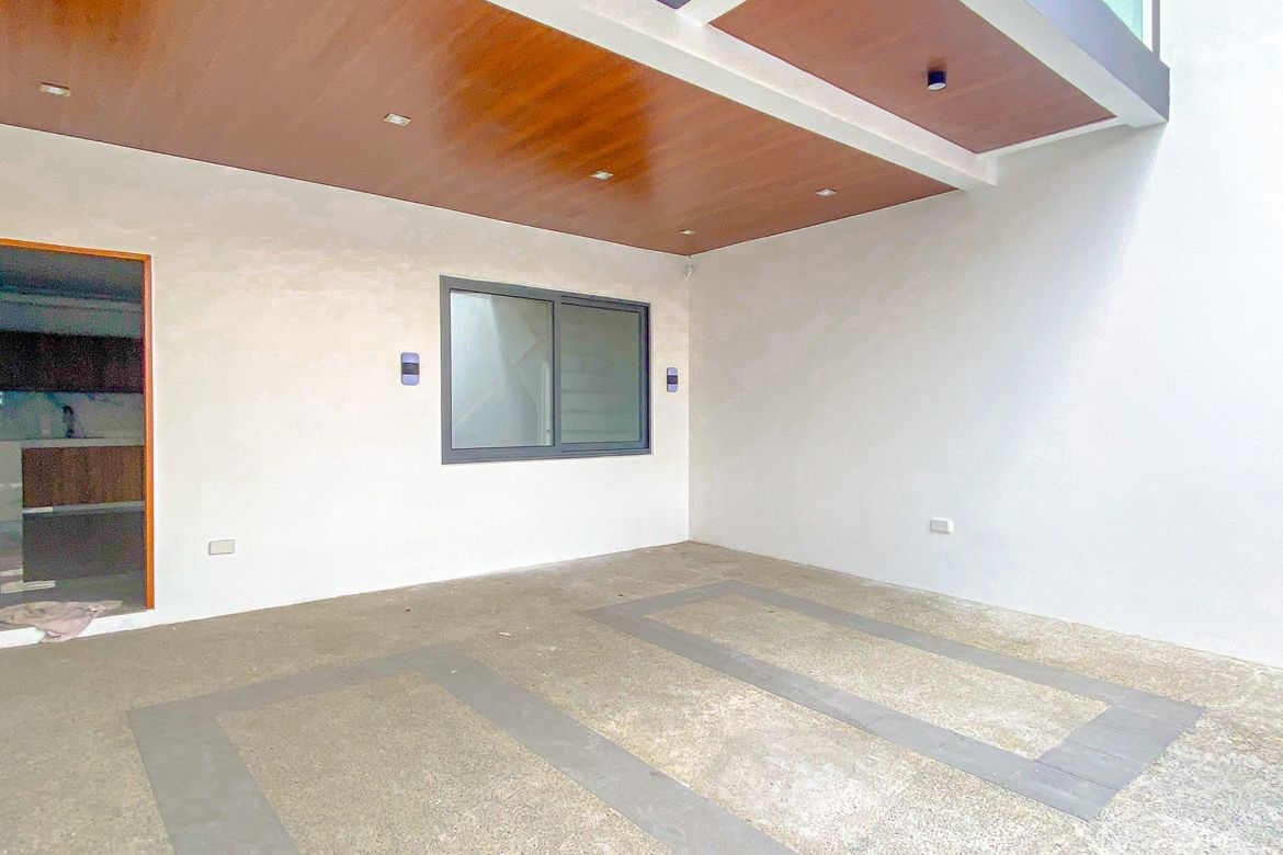 3 Bedroom Townhouse for Sale in Pilar, Las Piñas, Metro Manila