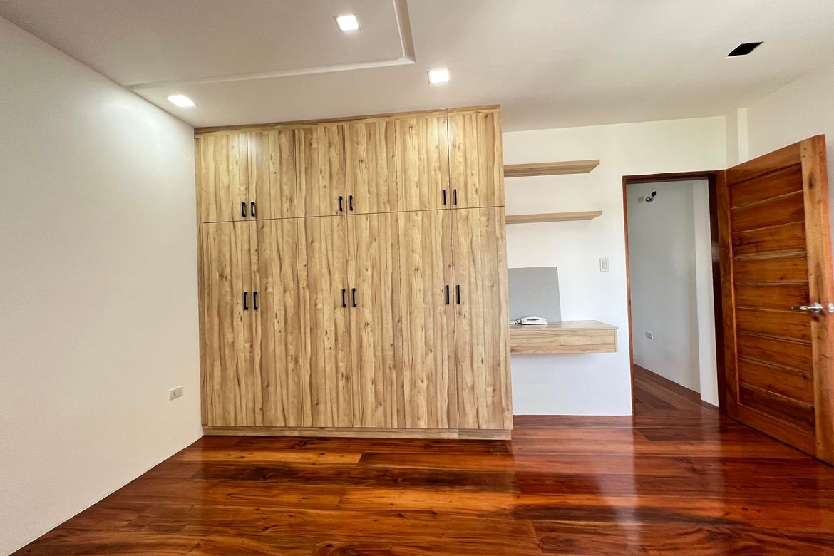 3 Bedroom Townhouse for Sale in Pinyahan, Quezon City, Metro Manila near MRT-3 Kamuning – photo 5