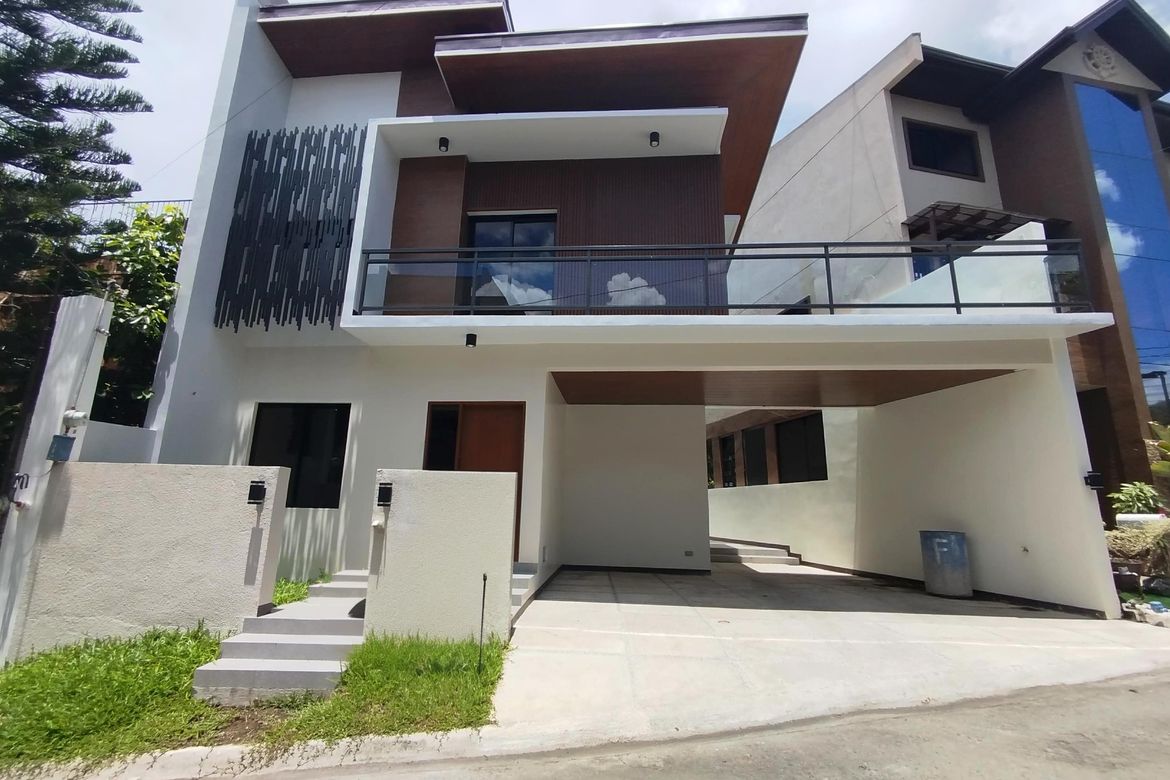 3 Bedroom Townhouse for Sale in Poblacion, Muntinlupa, Metro Manila