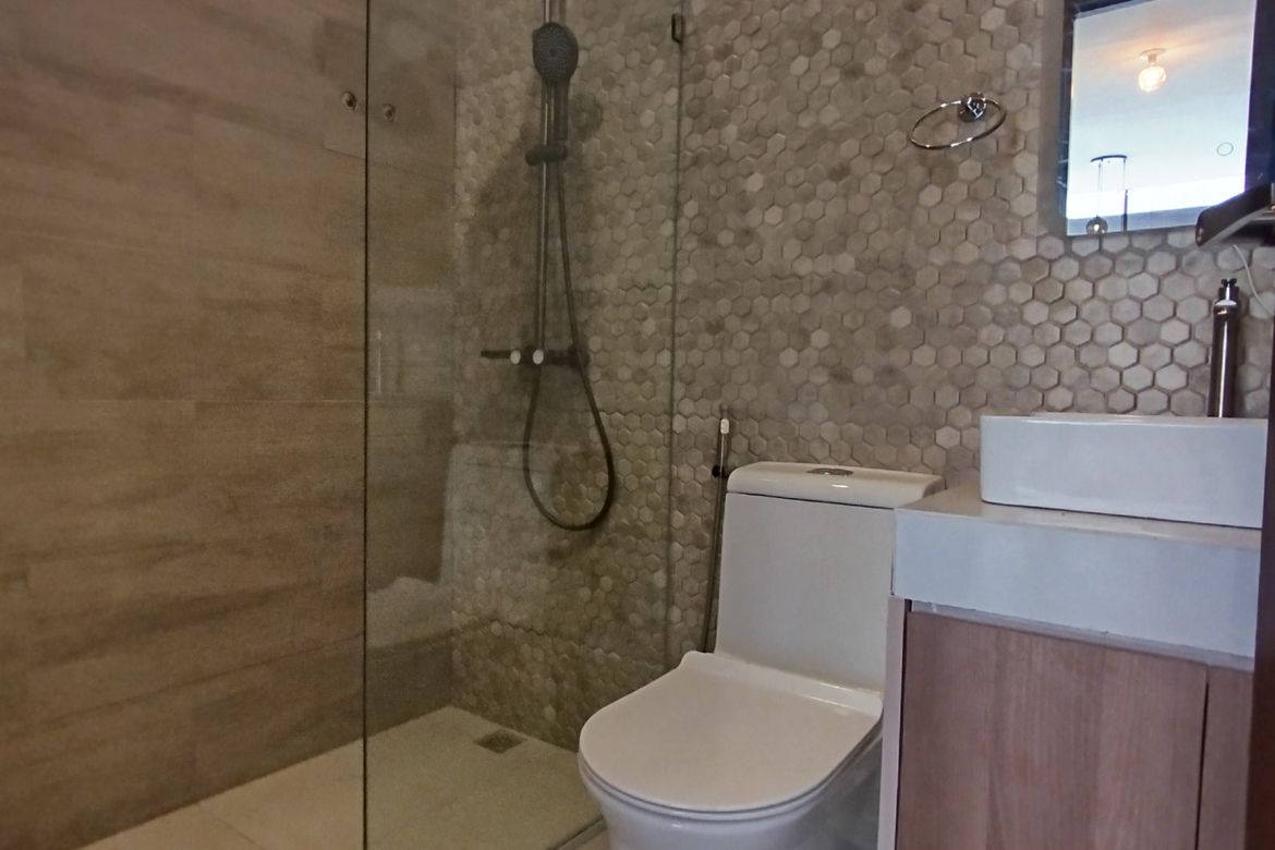 3 Bedroom Townhouse for Sale in Poblacion, Muntinlupa, Metro Manila – photo 8