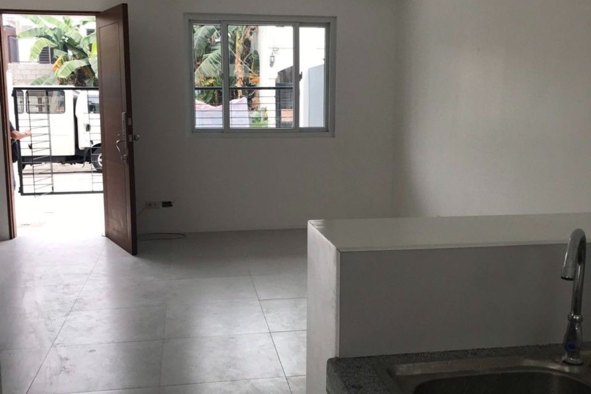 3 Bedroom Townhouse for Sale in Poblacion, Muntinlupa, Metro Manila – photo 5