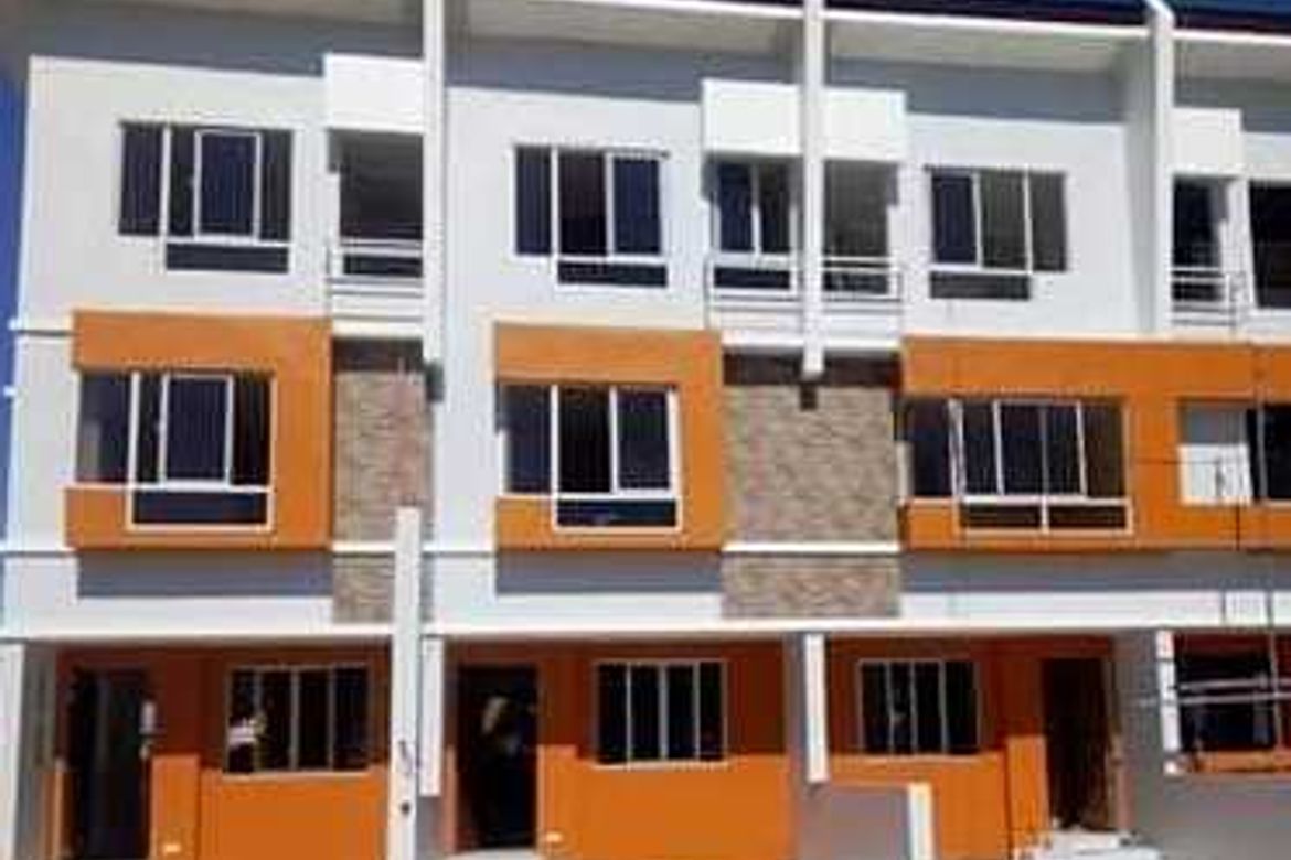 3 Bedroom Townhouse for Sale in Pulang Lupa Uno, Las Piñas, Metro Manila – photo 2