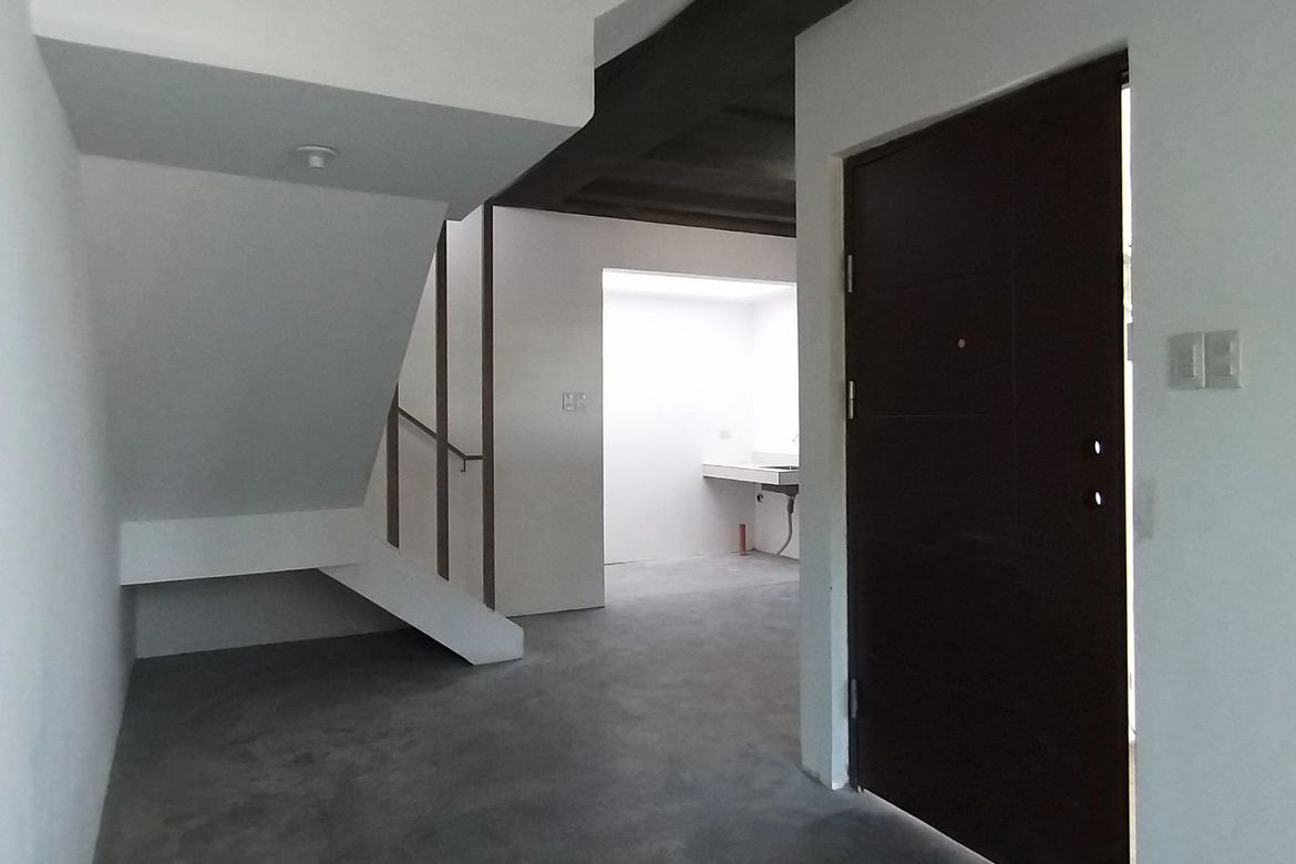 3 Bedroom Townhouse for Sale in Pulong Santa Cruz, Santa Rosa, Laguna – photo 2