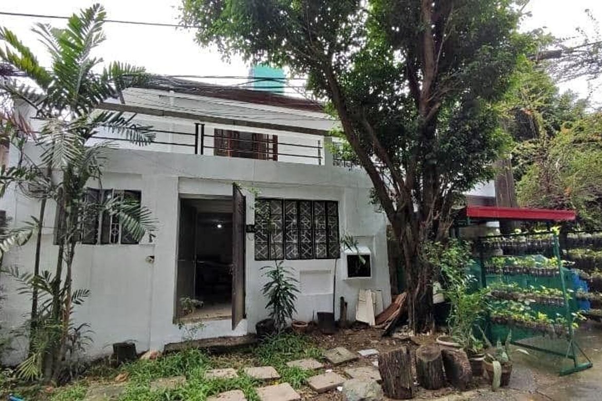 3 Bedroom Townhouse for Sale in Quiapo, Manila, Metro Manila near LRT-1 Carriedo