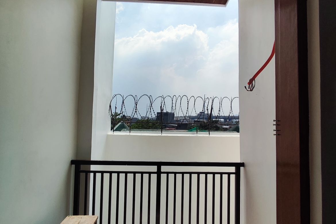 3 Bedroom Townhouse for Sale in San Antonio, Quezon City, Metro Manila near LRT-1 Roosevelt – photo 7