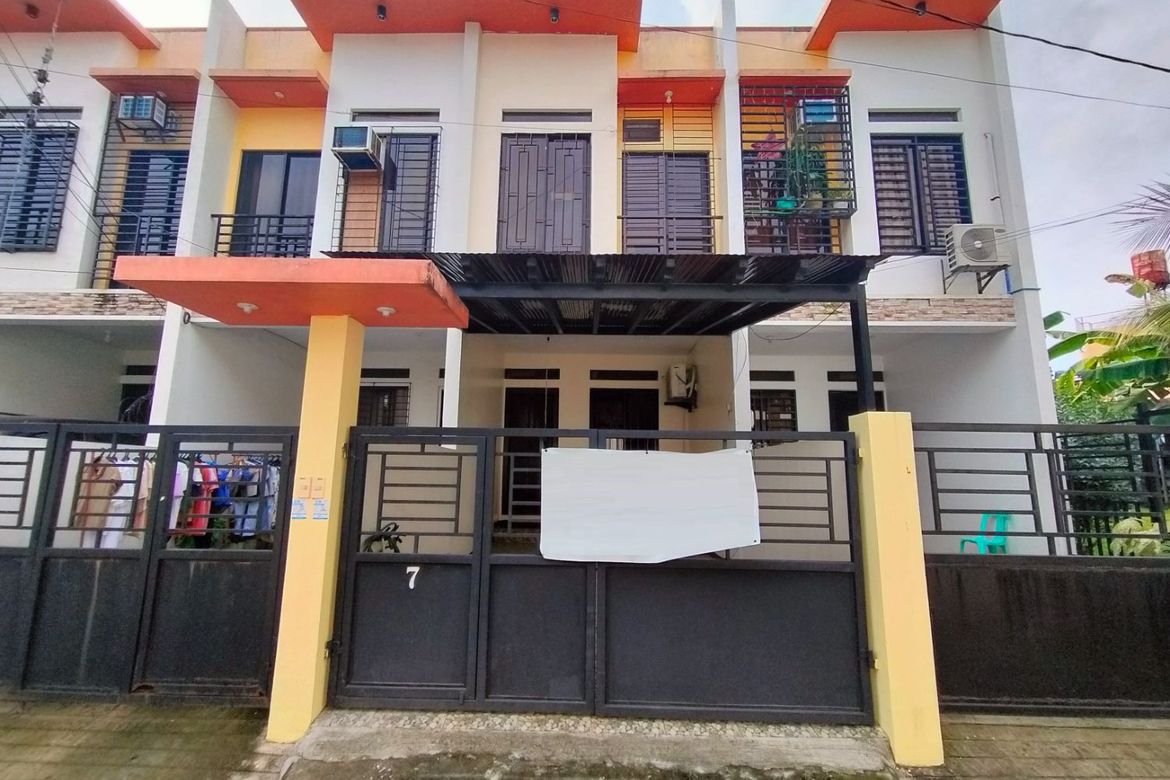 3 Bedroom Townhouse for Sale in San Isidro, Parañaque, Metro Manila