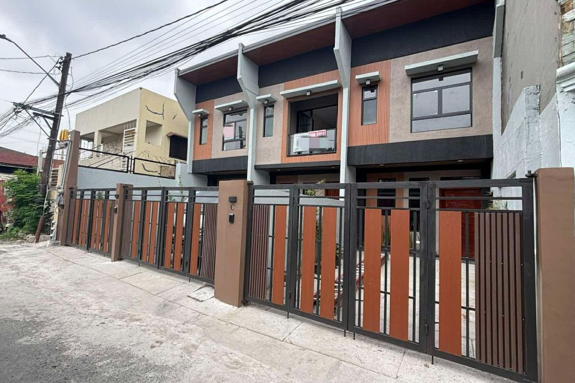 3 Bedroom Townhouse for Sale in San Isidro, Parañaque, Metro Manila