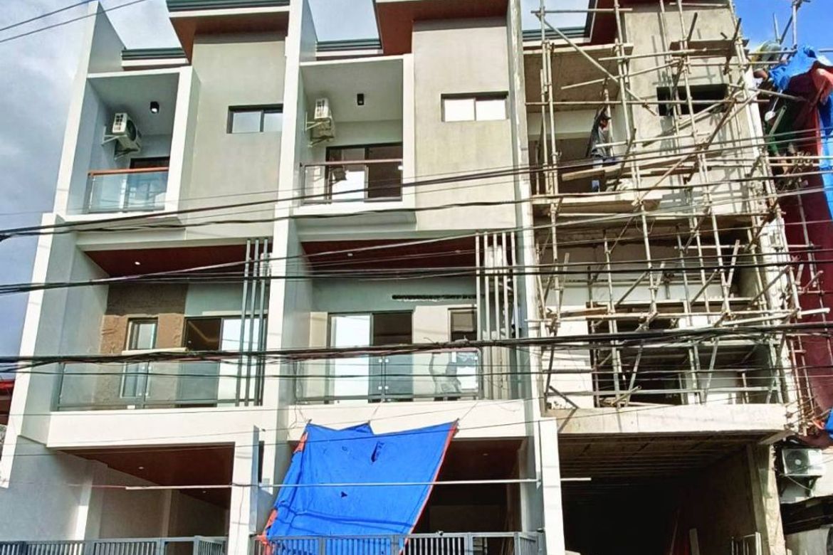 3 Bedroom Townhouse for Sale in San Isidro, Parañaque, Metro Manila